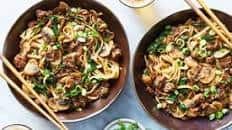 Beef-Mushroom Yaki Udon with Spinach & Scallions