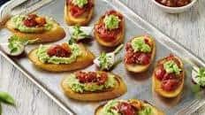 Bruschetta with edamame and semi-dried tomatoes