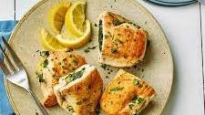 Cheesy Spinach-Stuffed Chicken