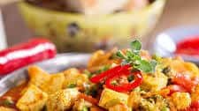 Curry végétarien au tofu et aux légumes