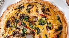 Easy Cheesy Veggie Quiche with Spinach and Mushrooms