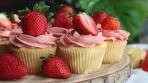 Easy Soft & Fluffy Vanilla Bean Cupcakes with Strawberry ...