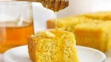 Gluten-Free Cornbread (Moist & Fluffy!)