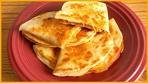 HOW TO MAKE TURKEY AND CHEESE QUESADILLA: EASY