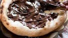 Pizza alla nutella: Ricetta e Trucchi per una farcitura cremosissima!
