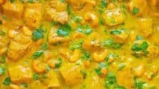 Yellow Chicken Coconut Curry (Chicken Korma)