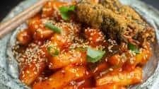 15-Minute Spicy Vegan Tteokbokki.