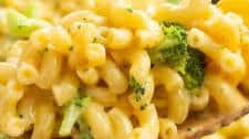 15-Minute Velveeta Mac and Cheese with Broccoli