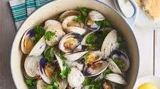 20-Minute Garlic Butter Steamed Clams