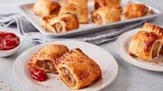 3-ingredient pork and apple sausage rolls