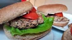 5-ingredient vegan black eye bean burgers