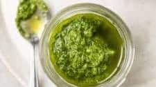 5-Minute Easy Spinach Pesto