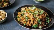 Fried rice with oyster mushrooms