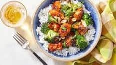 Kung Pao Chicken with Rice, Broccoli & Peanuts