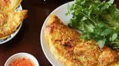 Bánh Xèo (Vietnamese Sizzling Pancakes / Crêpes)