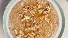 Breakfast Amaranth With Walnuts and Honey