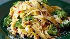 Broccoli, walnut and chilli pasta