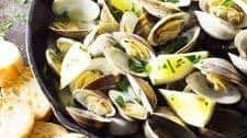 Buttery Garlic Steamed Clams