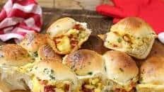 Cheesy Bacon and Egg Breakfast Bombs