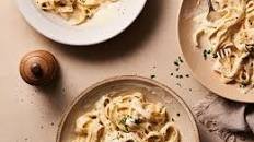 Creamy garlic pasta