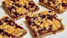 Delicious Raspberry Oatmeal Cookie Bars