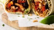 Easy Chicken Fajitas Burritos