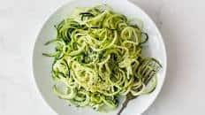 Easy Garlic Parmesan Zucchini Noodles (Zoodles)