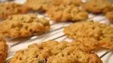 Easy muesli cookies