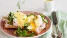 Eggs benedict con salsa olandese