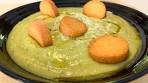 Everyone is crazy about this zucchini soup! Easy, quick and ...