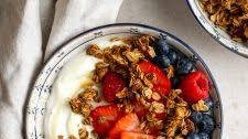 Fruit, Granola, & Greek Yogurt Breakfast Bowls