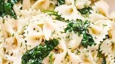 Garlic-Butter Spinach and Pasta