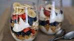 GRANOLA PARFAIT | How To Make A Granola & Yogurt Fruit ...