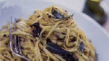 Linguine with mushrooms & truffle oil