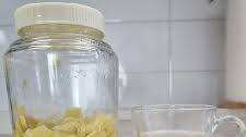 Making apple ginger tea that is good for preventing colds