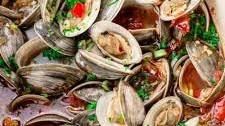 Mediterranean-Style Steamed Clams Recipe