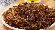 Noodles & black bean sauce platter (Jaengban-jjajangmyeon: 쟁반짜장면)