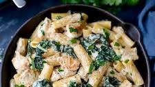 One Pot Rigatoni Alfredo with Chicken and Kale