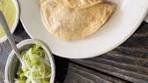 Quesadillas ❤️‍🔥 ¿ya las probaste con salsa verde? No te ...