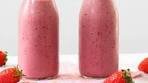 QUINOA BERRY SMOOTHIE 🍓🍌 This is a great way to use up ...