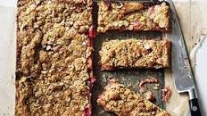 Rhubarb crumble bars