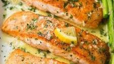 Salmon with Garlic Lemon Butter Sauce