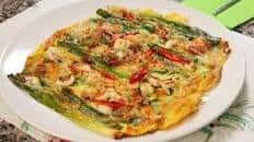 Seafood green onion pancake (Haemul-pajeon: 해물파전)