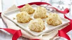 Snowy Coconut Macaroons