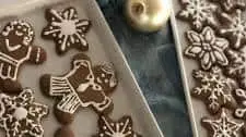 SPICY CHAI GINGERBREAD COOKIES