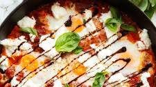 Tomato Baked Eggs (Caprese Style)