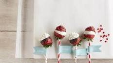 Valentine's Day Chocolate Covered Strawberry Pops