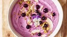 Vegan Blackcurrant Smoothie Bowl