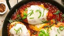 30-Minute Mozzarella Chicken Skillet