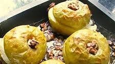 Baked Apples with Pecans and Maple Syrup